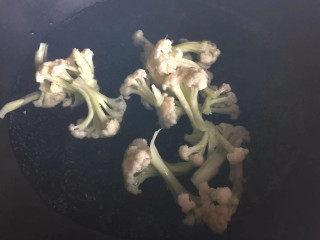 荷兰豆炒花菜 