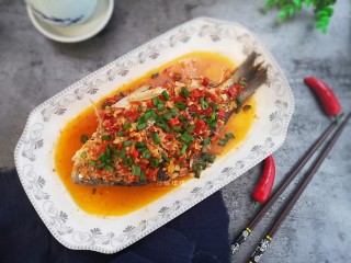 剁椒鲫鱼 