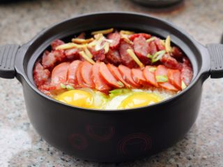 腊肠煲仔饭 