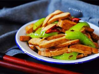 青椒炒豆干 