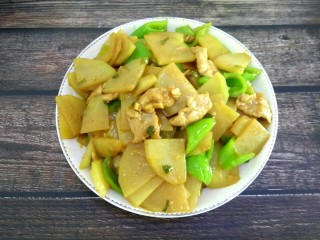 尖椒土豆片小炒肉 