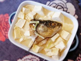 鱼头豆腐汤 